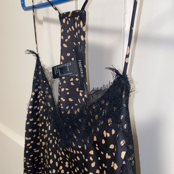 Forever 21 Large Woven Camisole Black Tan - Picture 7 of 10